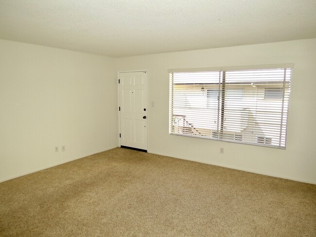 Photo - 1219 Barry Ave