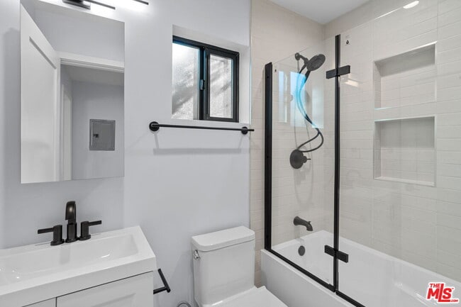 Photo - 1518 1/4 Stearns Dr