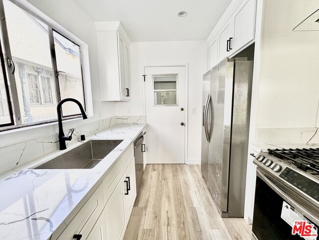 Photo - 121 Crescent Dr Unit D