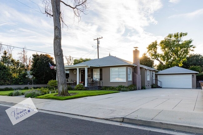 Photo - 1121 N Cambridge Ave