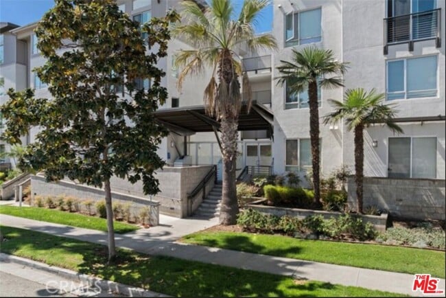Building Photo - 6400 Crescent Prk E Unit 414