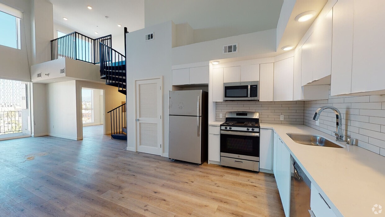 3D Tour - 2783 Francis Ave