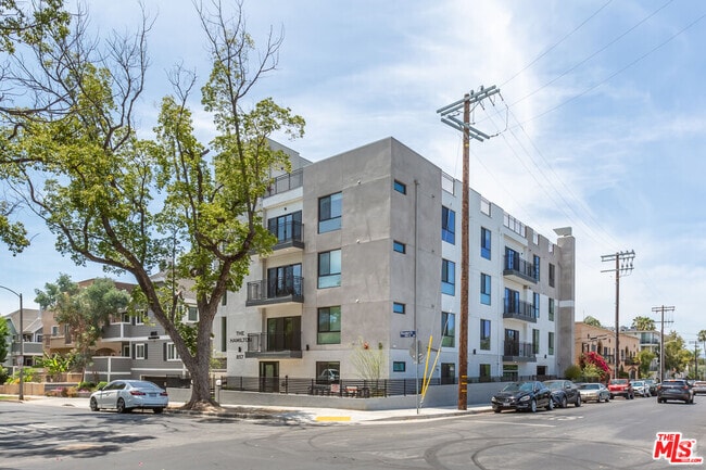 Building Photo - 857 Hayworth Ave Unit 301 Rental