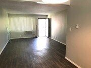 Photo - 1412 N Keystone St Apartments