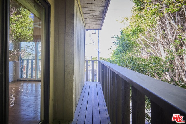 Photo - 302 Ashland Ave Unit 201