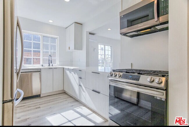 Building Photo - 160 N Edgemont St Rental