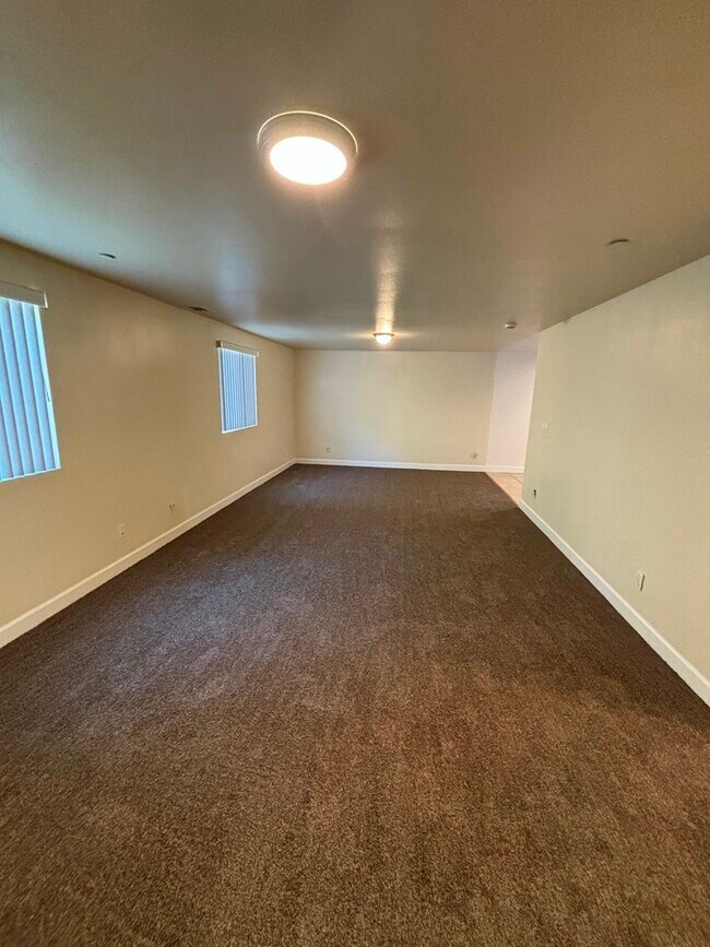 Photo - 428 W 109th Pl