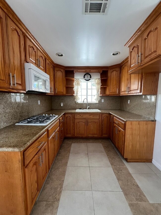 Photo - 2 Bedroom 1 Bath in Southgate