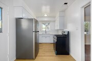 1BR, 1BA - 765SF - Kitchen - 7001 Hazeltine Ave
