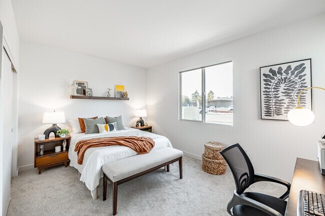 2BR, 2BA - 1,027SF - Second Bedroom - Dezi