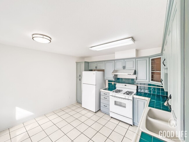 Photo - Stunning 3BD/2.5BA W/ Reserved Parking and Community Pool in Tierrasanta!