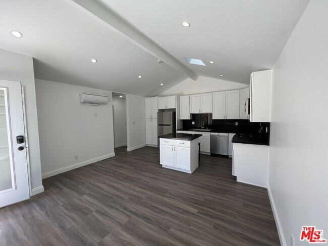 Building Photo - 12512 Rubens Ave Rental