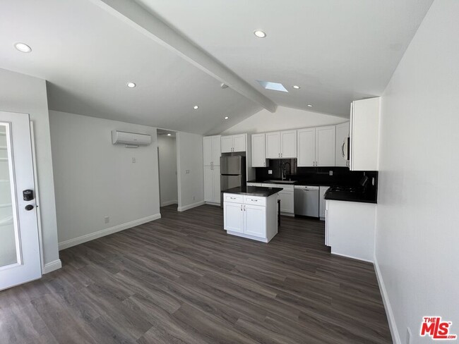 Photo - 12512 Rubens Ave Apartment