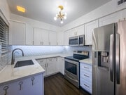 Photo - 215 N Kenwood St Unit 201