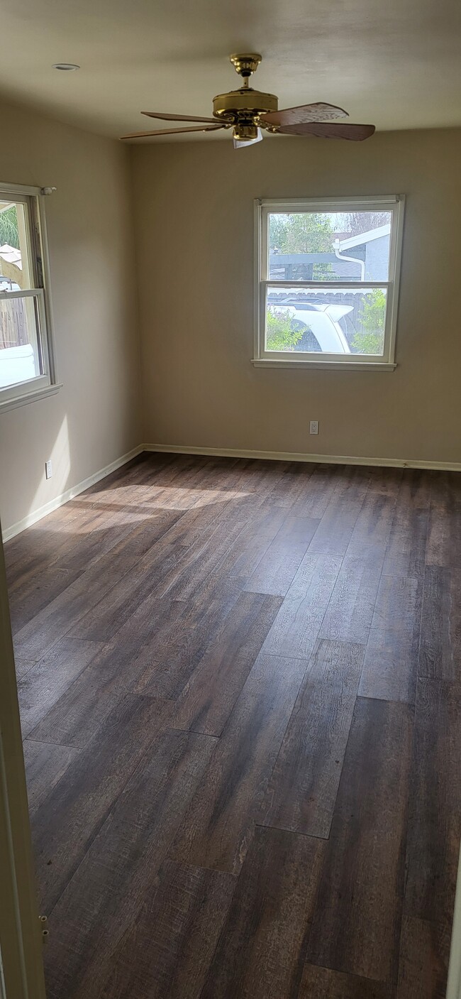 Photo - 154 Madeline Dr Unit Back