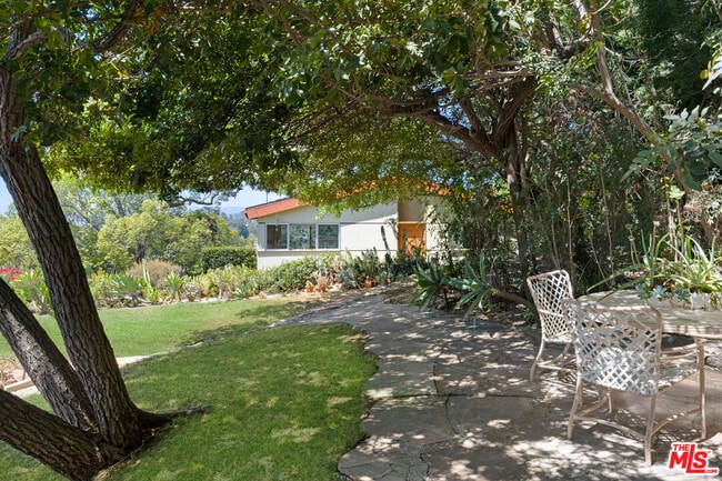 Photo - 2021 Park Dr