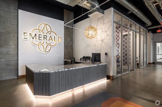 Front Desk - Emerald