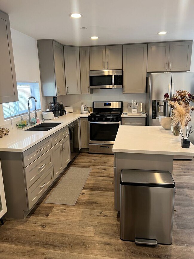 Photo - 1119 N Berendo St Unit 1121 1/2