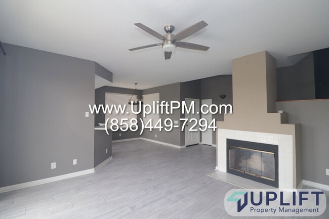 Building Photo - 1337 Serena Cir Unit 2