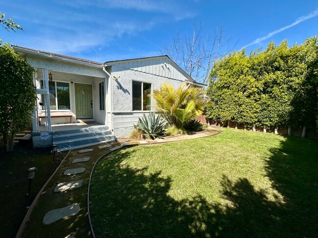 Photo - 915 Indiana Ave