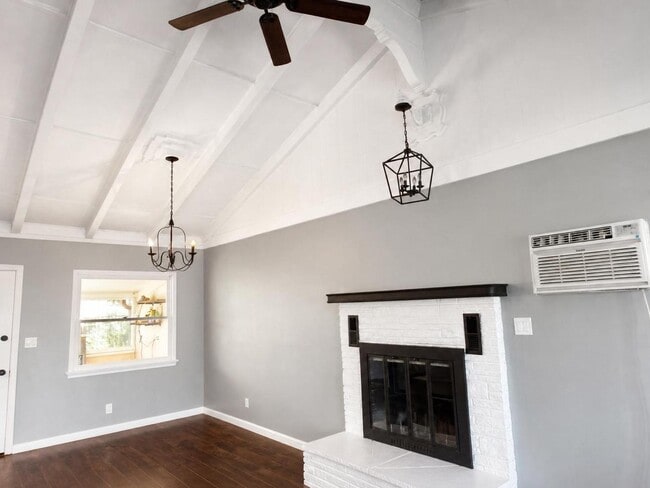 Photo - 1266 Elm Ave