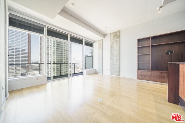 Photo - 1155 S Grand Ave Condo Unit 1310