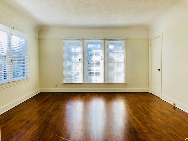 Living Room - 1134 N Gardner St Unit A