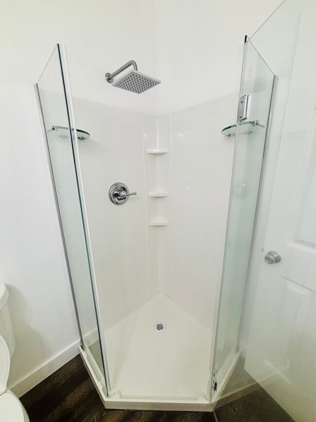 Photo - 152 W Tenth St