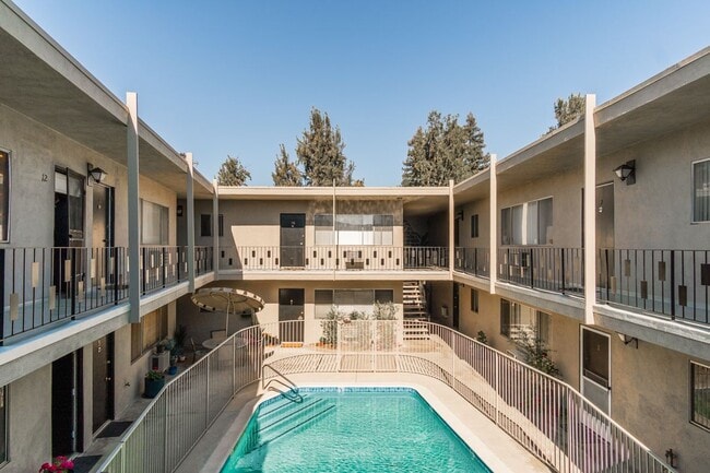 Building Photo - 4653 Fulton Ave Unit 4