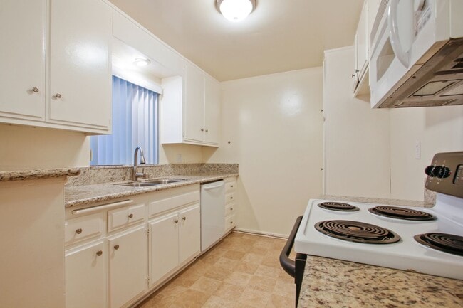 Photo - 12246 Montana Ave Unit 205
