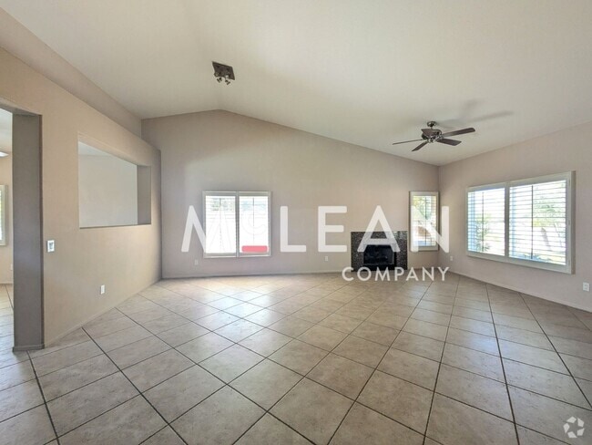 Building Photo - Stunning 3 Bedroom Home with Private Pool ...