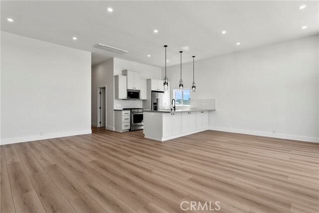 Building Photo - 913 W Balboa Blvd Unit C