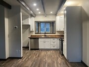 Photo - Fabulous mountain retreat freeway close! House