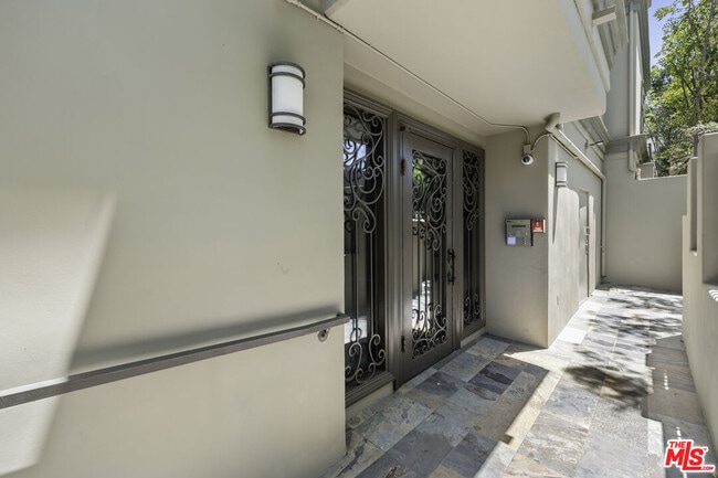 Photo - 1820 Benecia Ave Unit 402