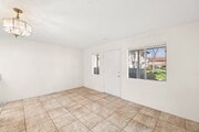 Photo - Studio Condo