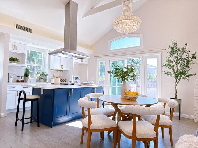 Building Photo - 2830 Winthrop Ave