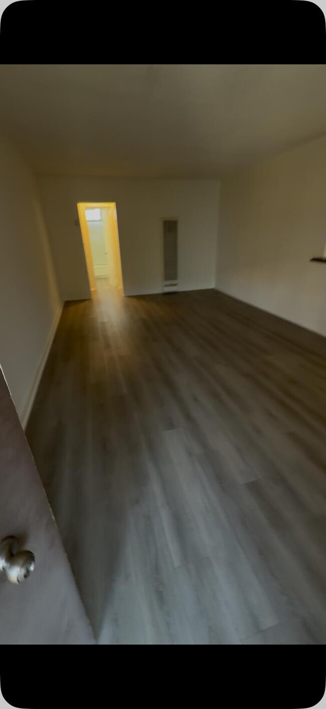 Photo - Willis Manor Apartments