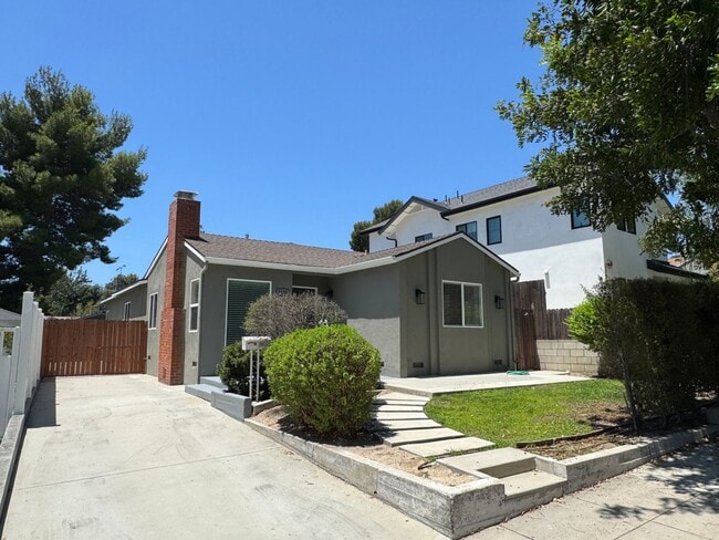 Building Photo - 2150 Crescent Ave