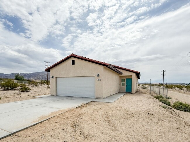 29 Palms Home with Solar - 29 Palms Home with Solar