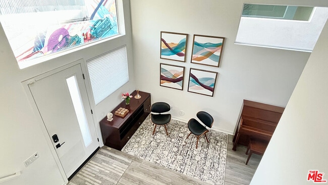 Photo - 2927 1/2 Denby Ave