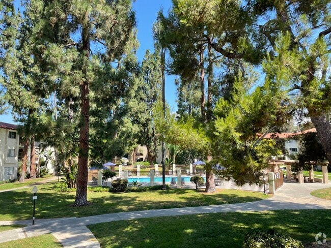 Building Photo - 10737 San Diego Mission Rd Unit 210 Rental