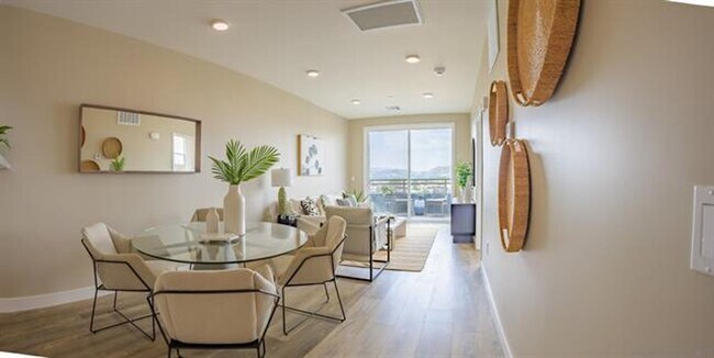 Photo - 2 Bed 2 Bath for Rent in Escondido Unit 1316 E Grand Avenue 104