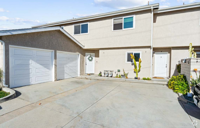 Building Photo - 1728 Santa Ana Ave Unit C Rental