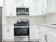 Photo - Chic Modern Living in Panorama City – 4 Be... House