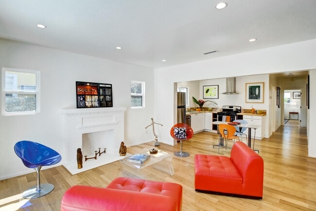 Building Photo - 1226 Browning Blvd Unit 1228