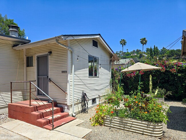 Building Photo - 4126 Cumberland Ave Unit 4126 1/2
