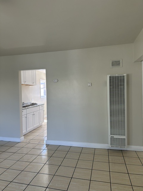 Building Photo - 620 E Avon Pl Unit Avon Place