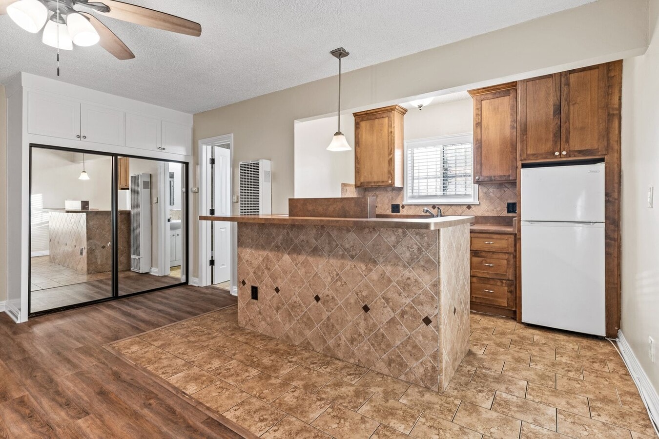 Photo - 1427 West Parade Street Apartments