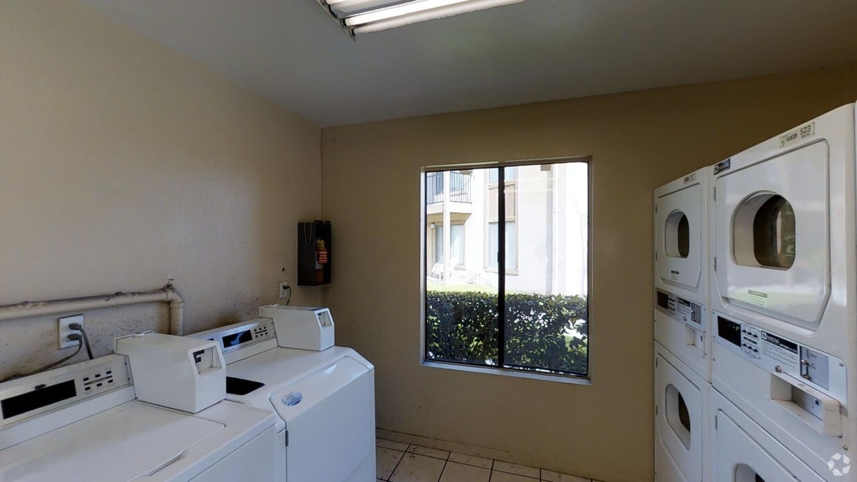 3D Tour - Laurel Palms Apartments