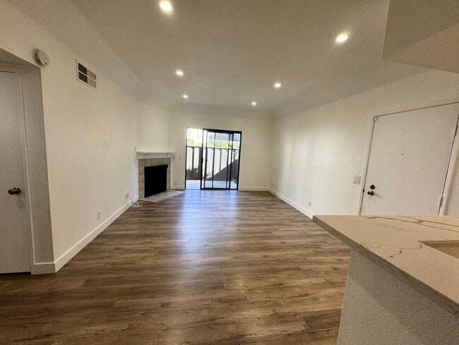 Photo - 22749 Lakeway Dr Unit 377